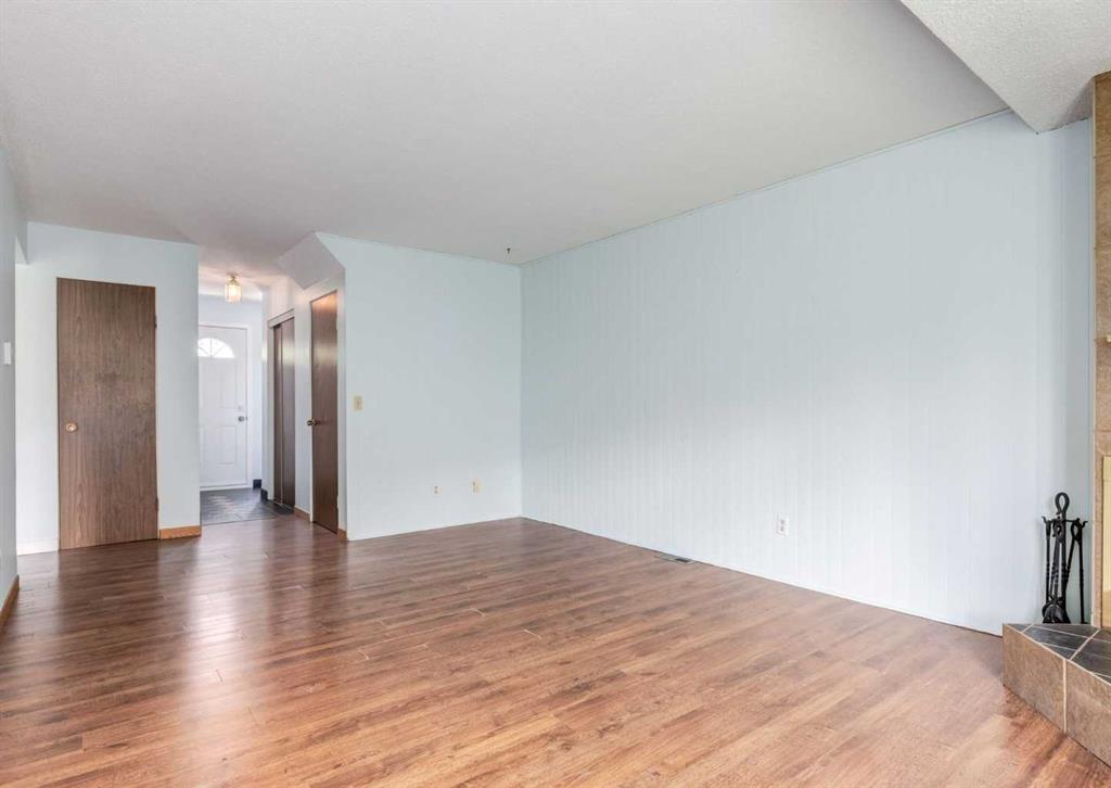 Fifth View of 502, 4550 47 Street SW, Glamorgan, Calgary, Alberta, T3E 6W5