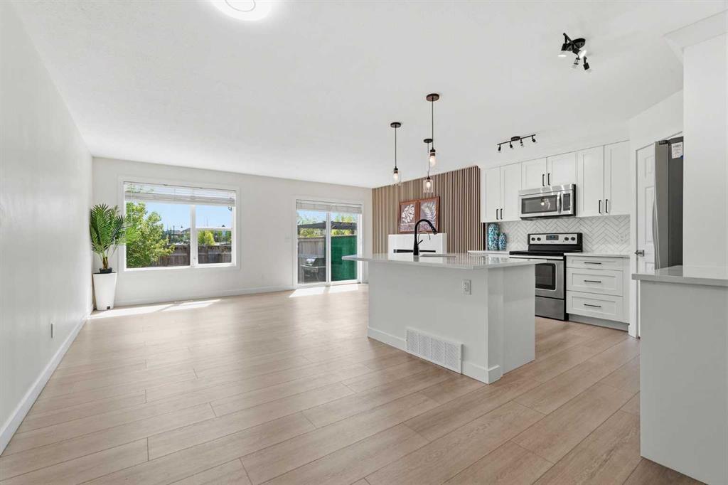 Fifth View of 235 Auburn Meadows Place SE, Auburn Bay, Calgary, Alberta, T3M 2H6