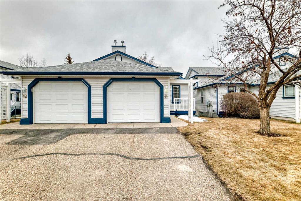 11, 33 Stonegate Drive NW, A2319246, Alberta,