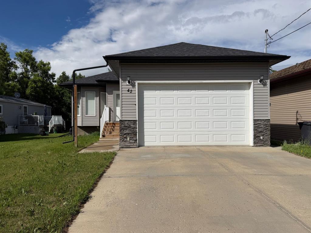 42 A Red Deer Avenue , A2319274, Alberta,