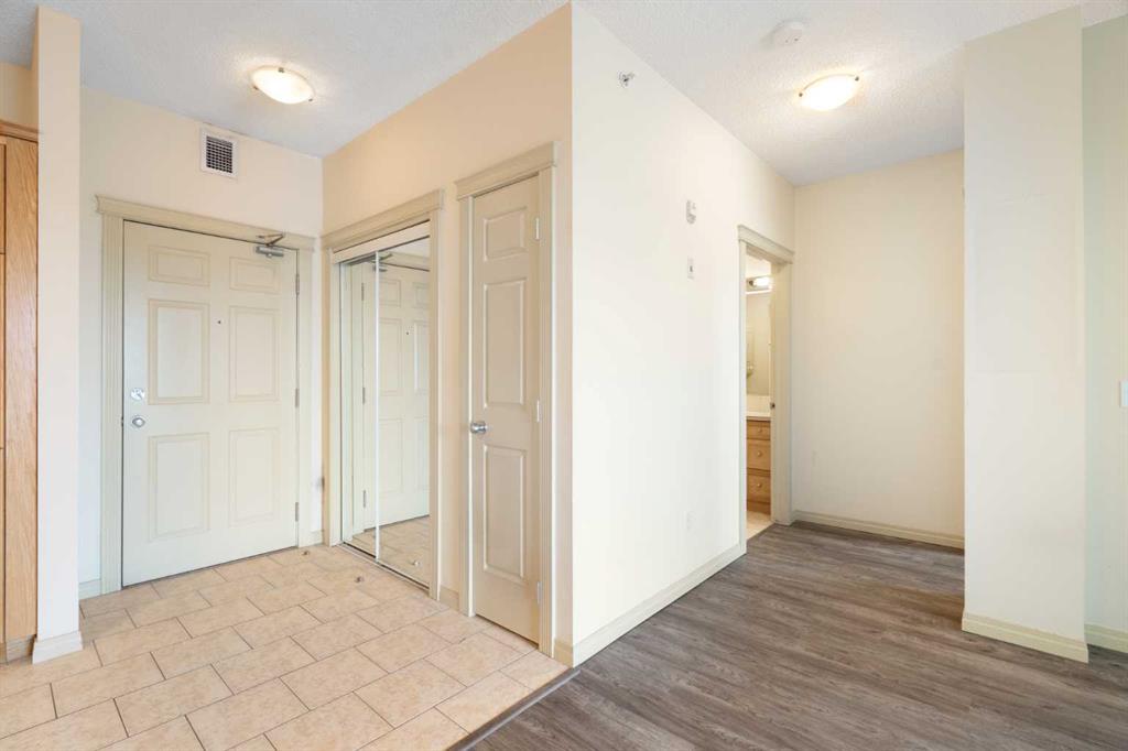 Fourth View of 512, 1507 Centre A Street NE, Crescent Heights, Calgary, Alberta, T2E 2Z8