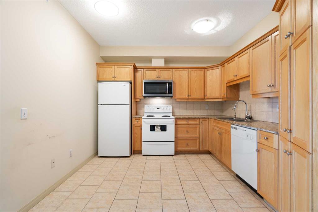 Fifth View of 512, 1507 Centre A Street NE, Crescent Heights, Calgary, Alberta, T2E 2Z8