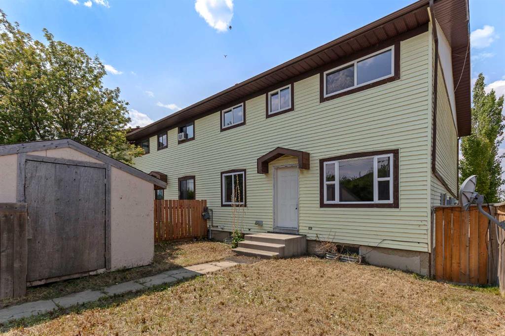MLS® listing #111909703 for sale located at 2, 19 Third Avenue SE