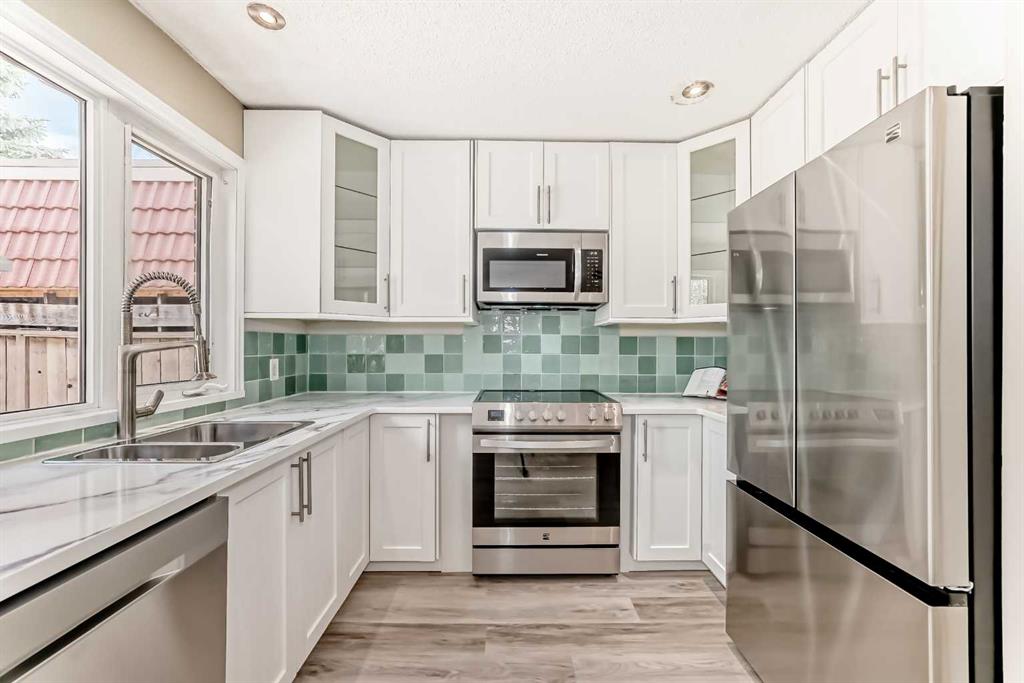 Fifth View of 8, 714 Willow Park Drive SE, Willow Park, Calgary, Alberta, T2J 0L8