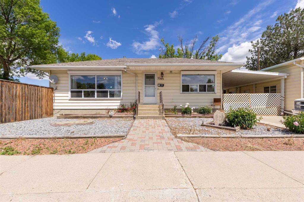 Third View of 2305 7 Avenue N, Majestic Place, Lethbridge, Alberta, T1H 0Z2