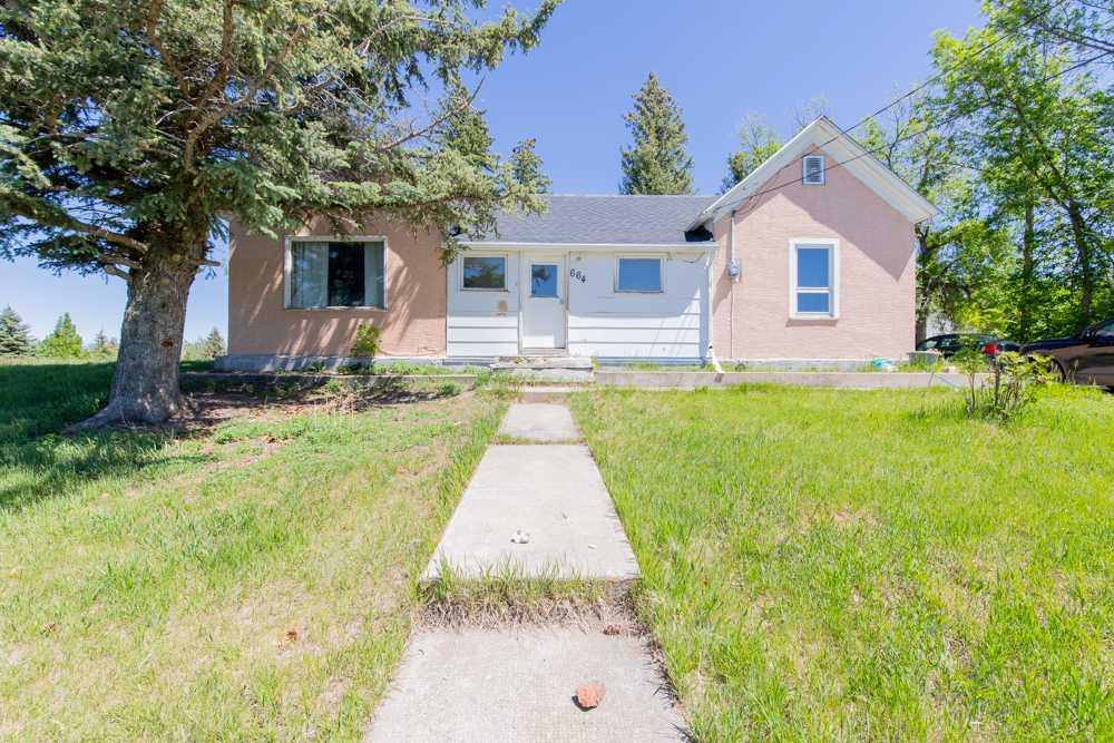 664 1 Street W, A2319447, Alberta,
