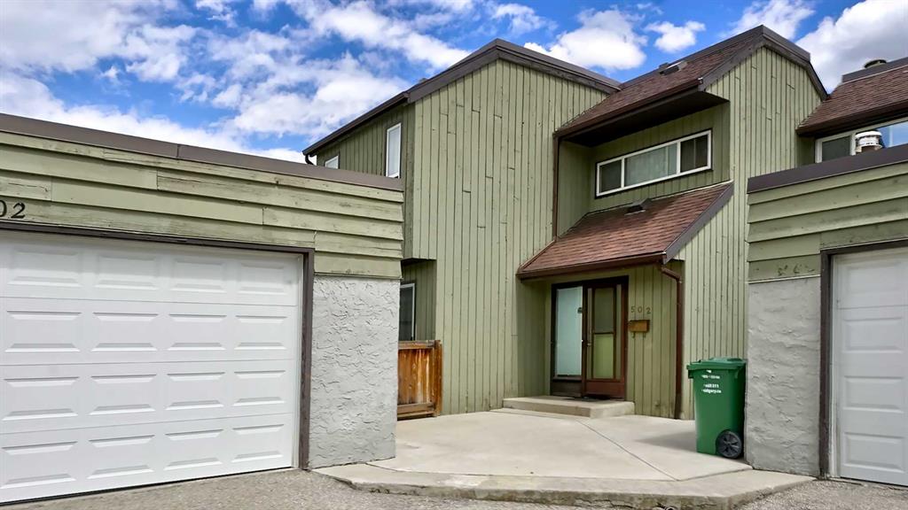 Third View of 502, 5660 23 Avenue NE, Pineridge, Calgary, Alberta, T1Y 4R3