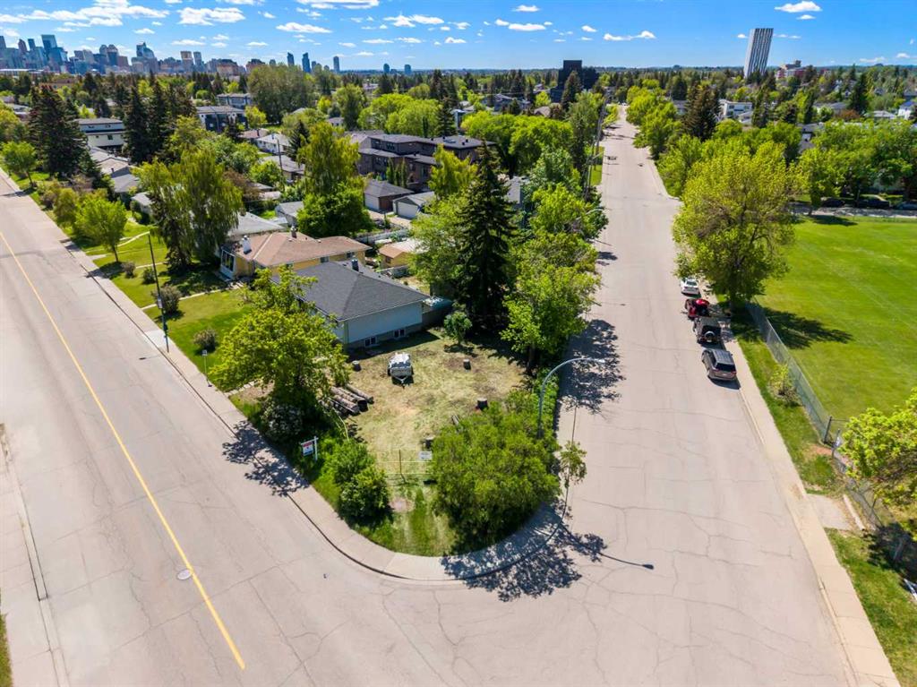 Fifth View of 2747 Morley Trail NW, Banff Trail, Calgary, Alberta, T2M 4G7