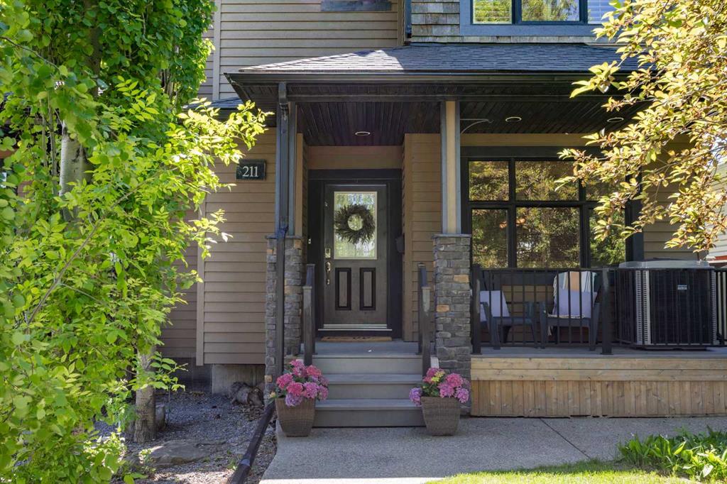 Third View of 211 32 Avenue NW, Tuxedo Park, Calgary, Alberta, T2M 2P8