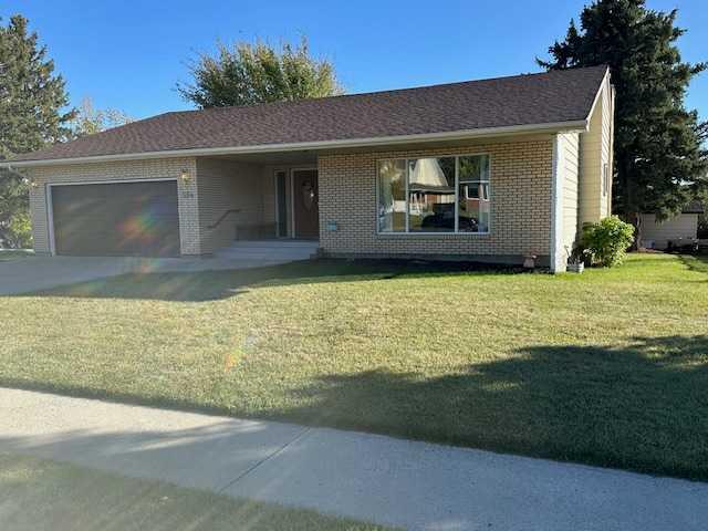 584 2nd Avenue W, A2319532, Alberta,