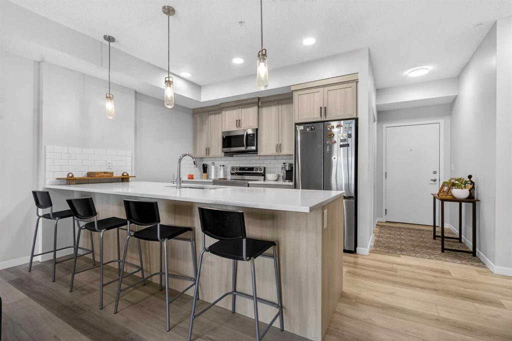 MLS® listing #111928446 for sale located at 3119, 33 Carringham Gate NW