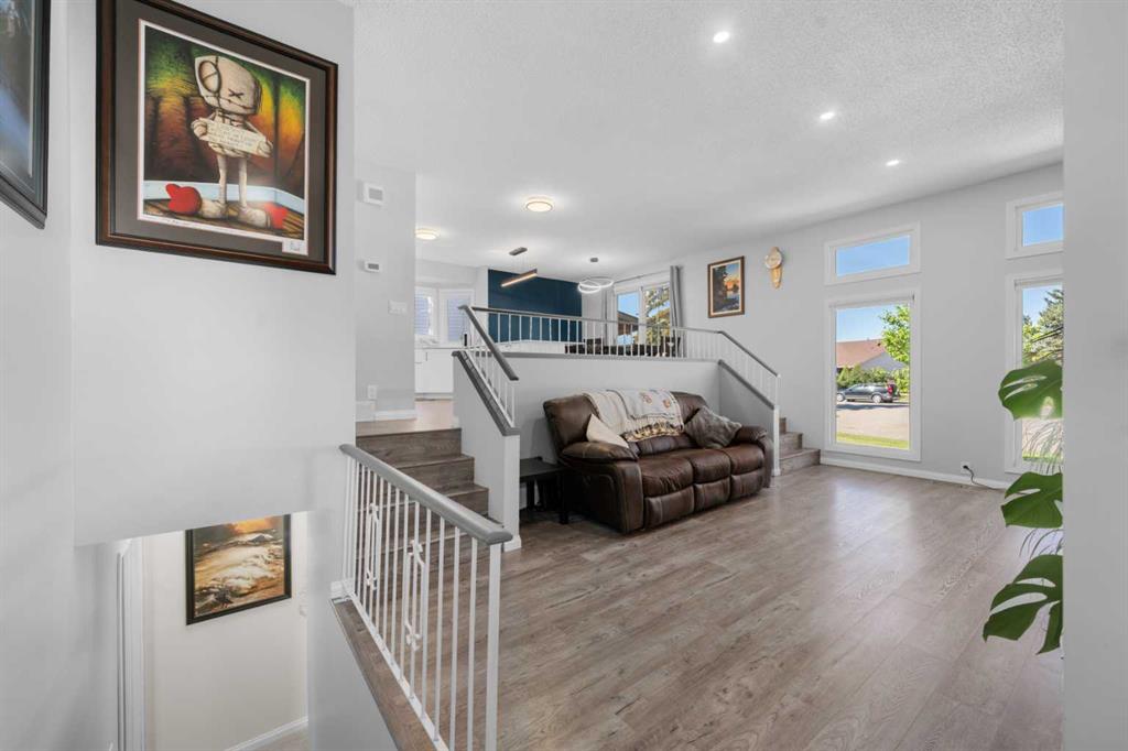 Fourth View of 24 Cedardale Rise SW, Cedarbrae, Calgary, Alberta, T2W 3Y5