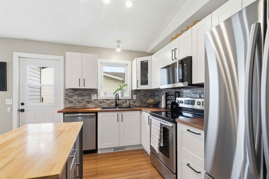 Fifth View of 197 Black Bear Crescent , Timberlea, Fort McMurray, Alberta, T9K2J5