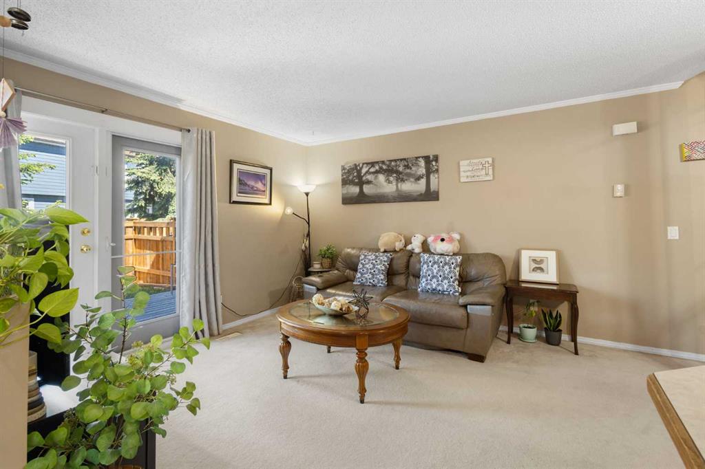 Third View of 4, 203 Grier Terrace NE, Greenview, Calgary, Alberta, T2K5Y7