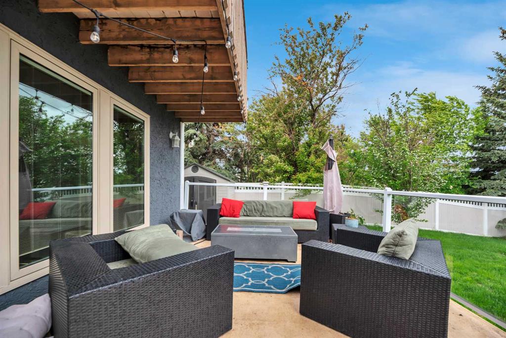 Fifth View of 52 Woodpath Terrace SW, Woodbine, Calgary, Alberta, T2W 5Z7
