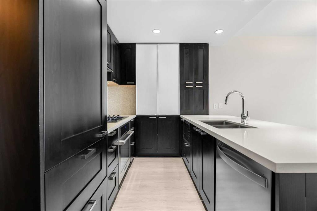 Fifth View of 1712, 222 Riverfront Avenue SW, Chinatown, Calgary, Alberta, T2P 0X2