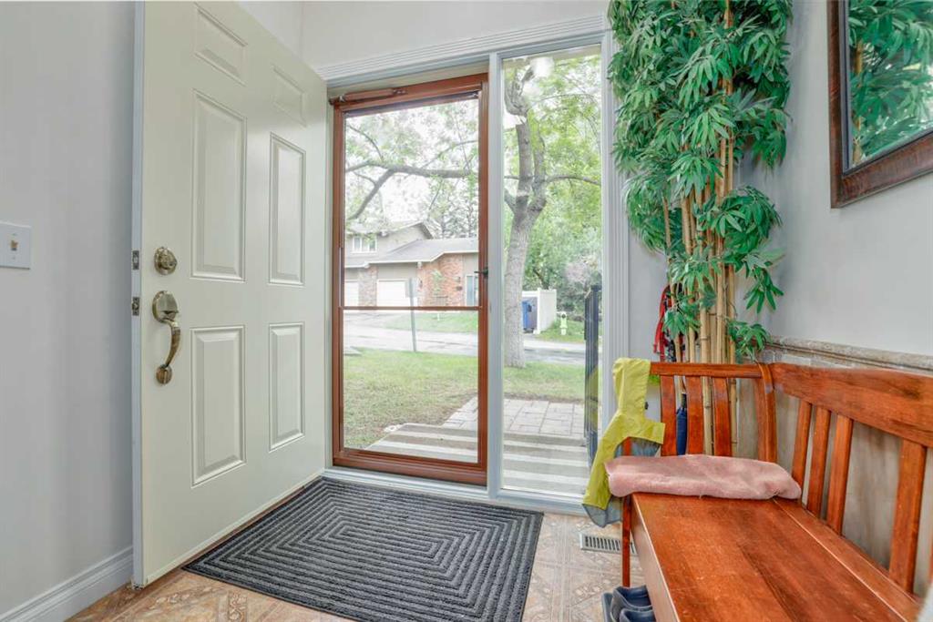 Fifth View of 36, 10001 Brookpark Boulevard SW, Braeside, Calgary, Alberta, T2W 3E3