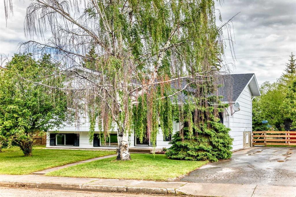 MLS® listing #112345978 for sale located at 5606 51 Street 