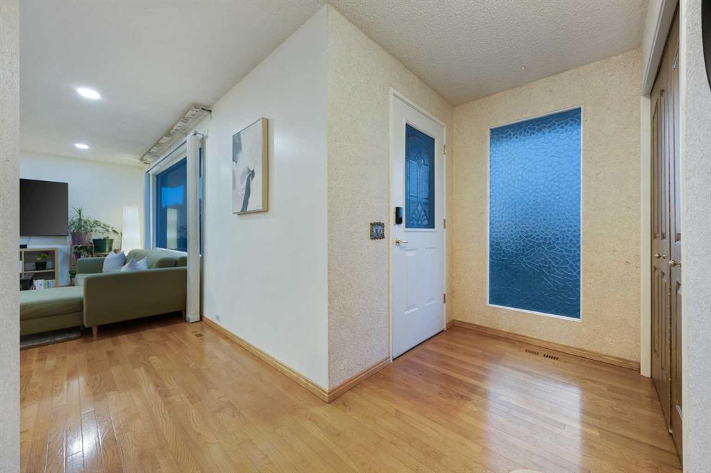 Fourth View of 7035 Huntercrest Road NW, Huntington Hills, Calgary, Alberta, T2K 4J9