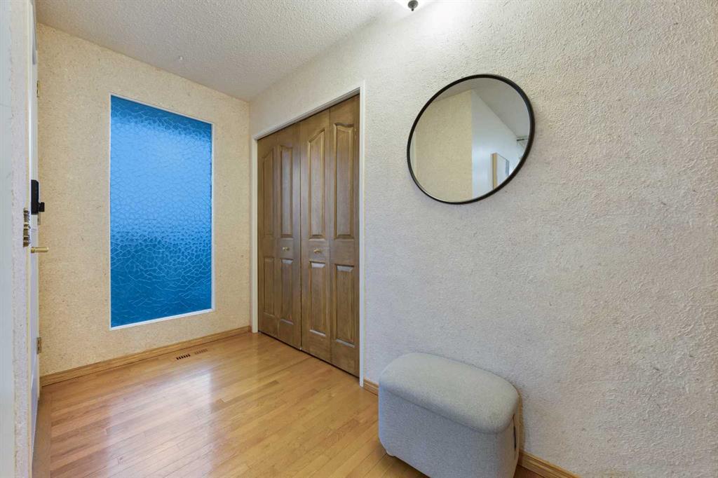 Fifth View of 7035 Huntercrest Road NW, Huntington Hills, Calgary, Alberta, T2K 4J9