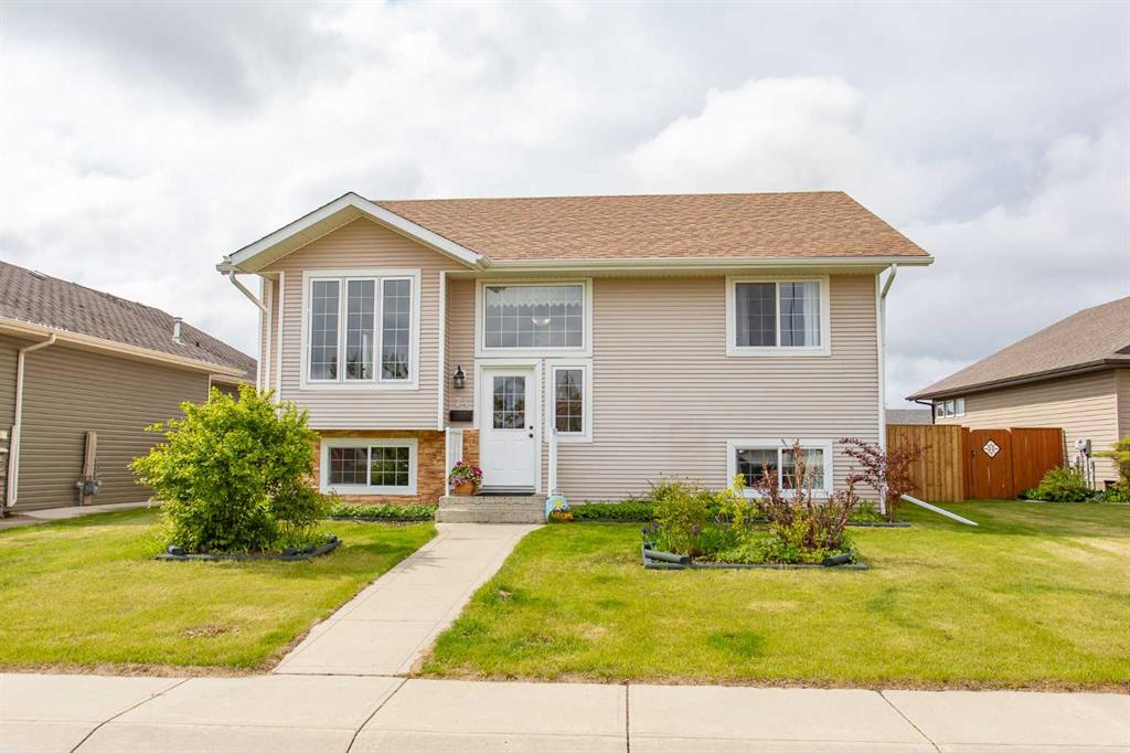 74 Pine Crescent , A2320213, Alberta,