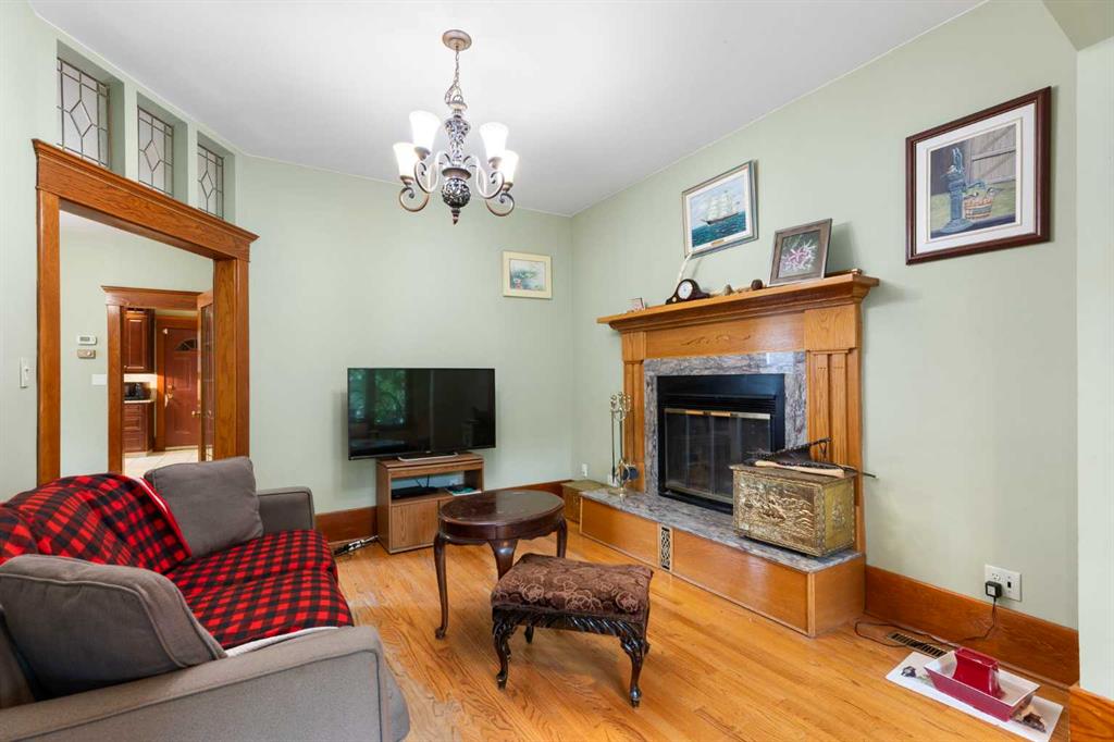 Third View of 508 10 Avenue NE, Renfrew, Calgary, Alberta, T2E 0X6