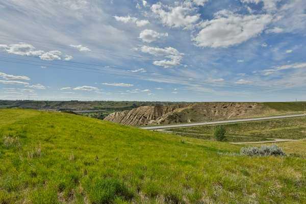 Fifth View of 414 12 Avenue N, Staffordville, Lethbridge, Alberta, T1H 1P3