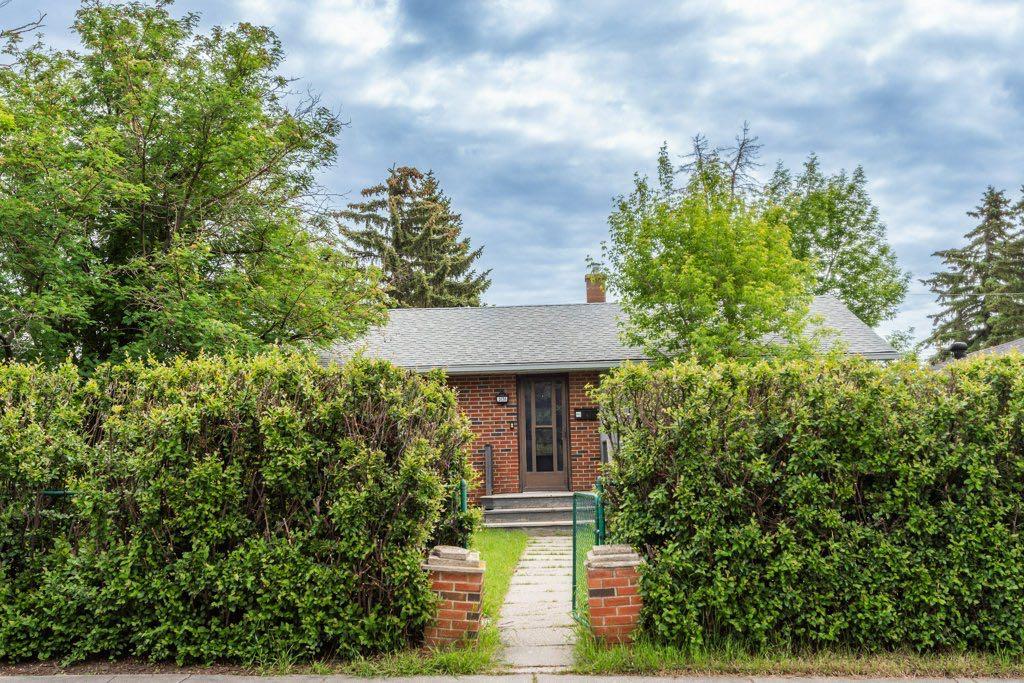 Second View of 3136 46 Street SW, Glenbrook, Calgary, Alberta, T3E 3W8