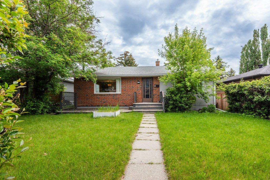 Third View of 3136 46 Street SW, Glenbrook, Calgary, Alberta, T3E 3W8
