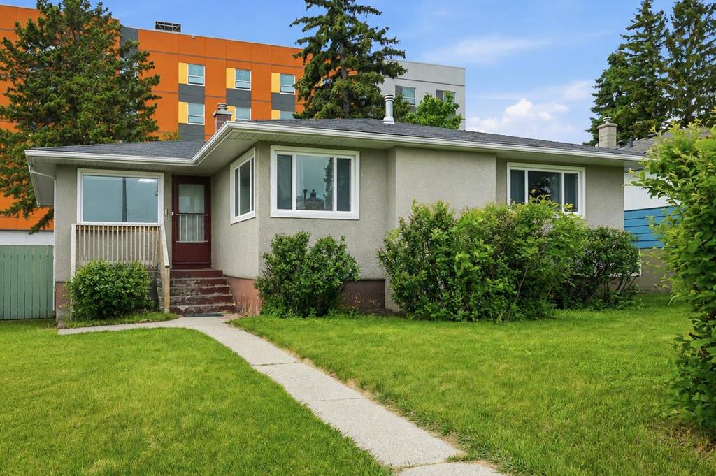 Main View of 111 42 Avenue NE, Highland Park, Calgary, Alberta, T2E 2N5
