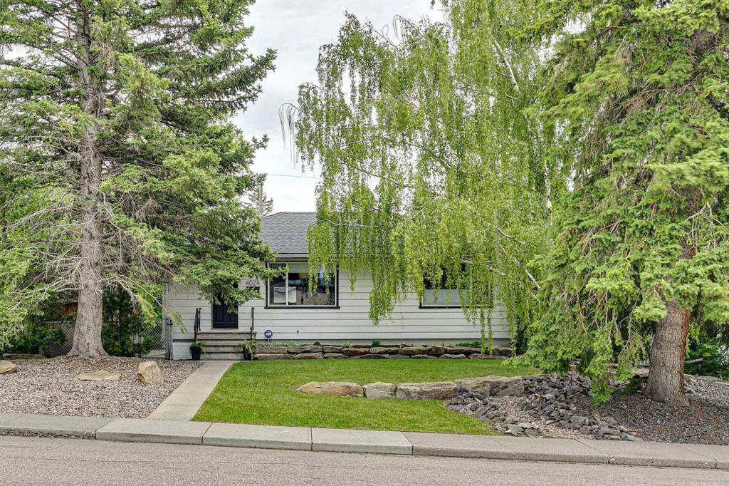 MLS® listing #112858634 for sale located at 4024 Grove Hill Road SW
