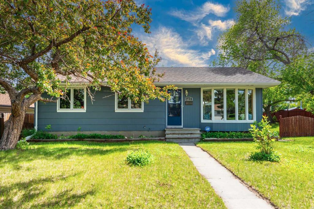Main View of 423 Spyhill Road NW, Thorncliffe, Calgary, Alberta, T2K 3P1