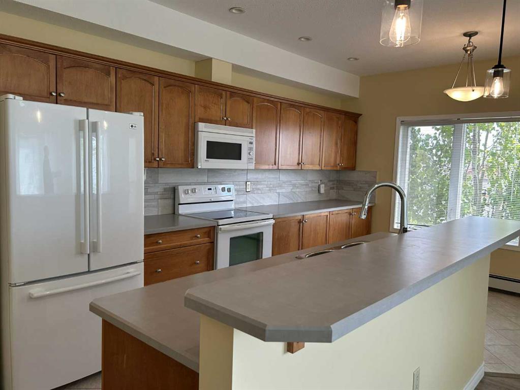 Fourth View of 201, 4403 67A Avenue , NONE, Olds, Alberta, T4H 0B9