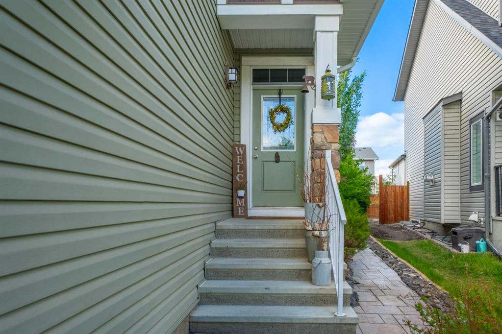 Fourth View of 100 Brightoncrest Terrace SE, New Brighton, Calgary, Alberta, T2Z 0Z8