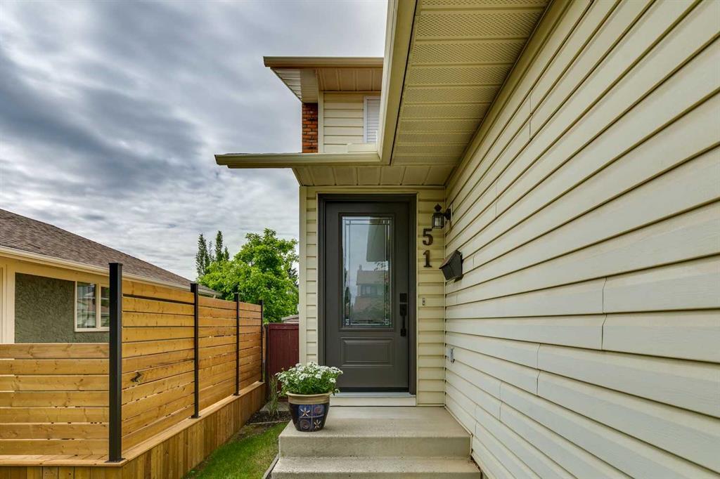 Third View of 51 Woodbrook Green SW, Woodbine, Calgary, Alberta, T2W4P6