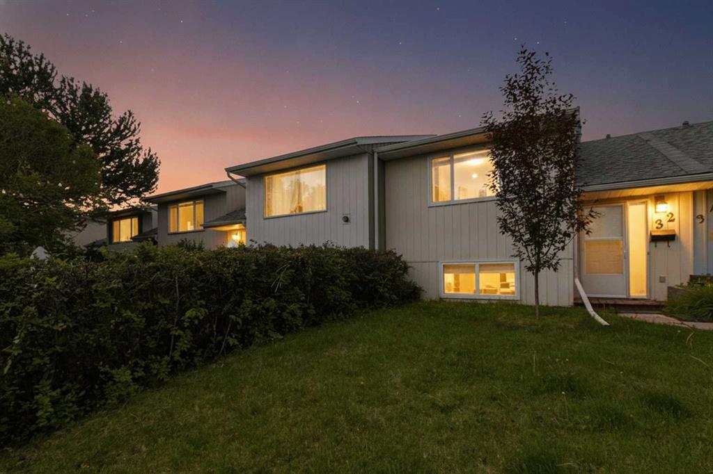Fourth View of 32 Whiteside Crescent , West Park, Red Deer, Alberta, T4N 5Z1