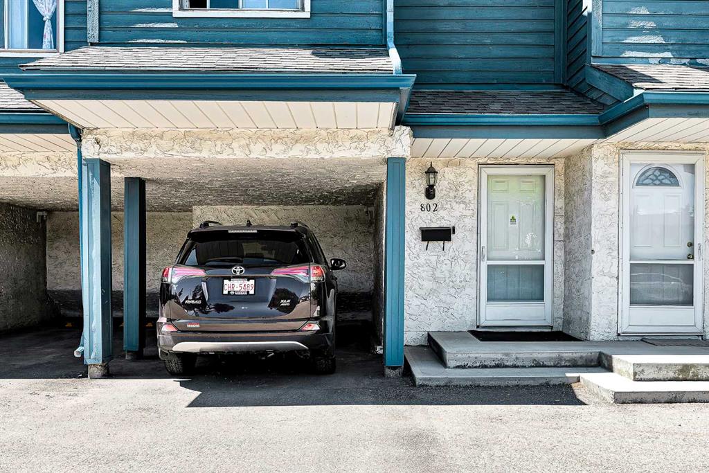 Fifth View of 802, 919 38 Street NE, Marlborough, Calgary, Alberta, T2A6E1