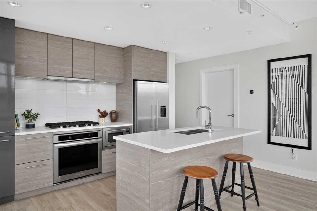 Fifth View of 307, 38 9 Street NE, Bridgeland/Riverside, Calgary, Alberta, T2E 7X9