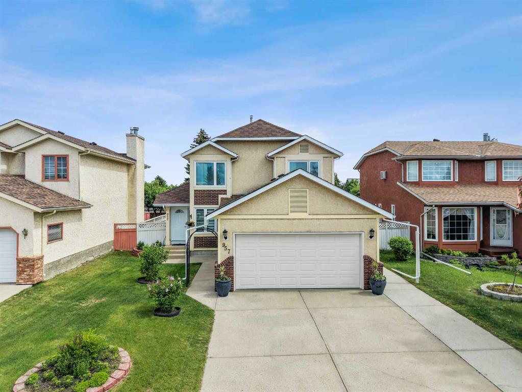 Second View of 957 Applewood Drive SE, Applewood Park, Calgary, Alberta, T2A 7M7
