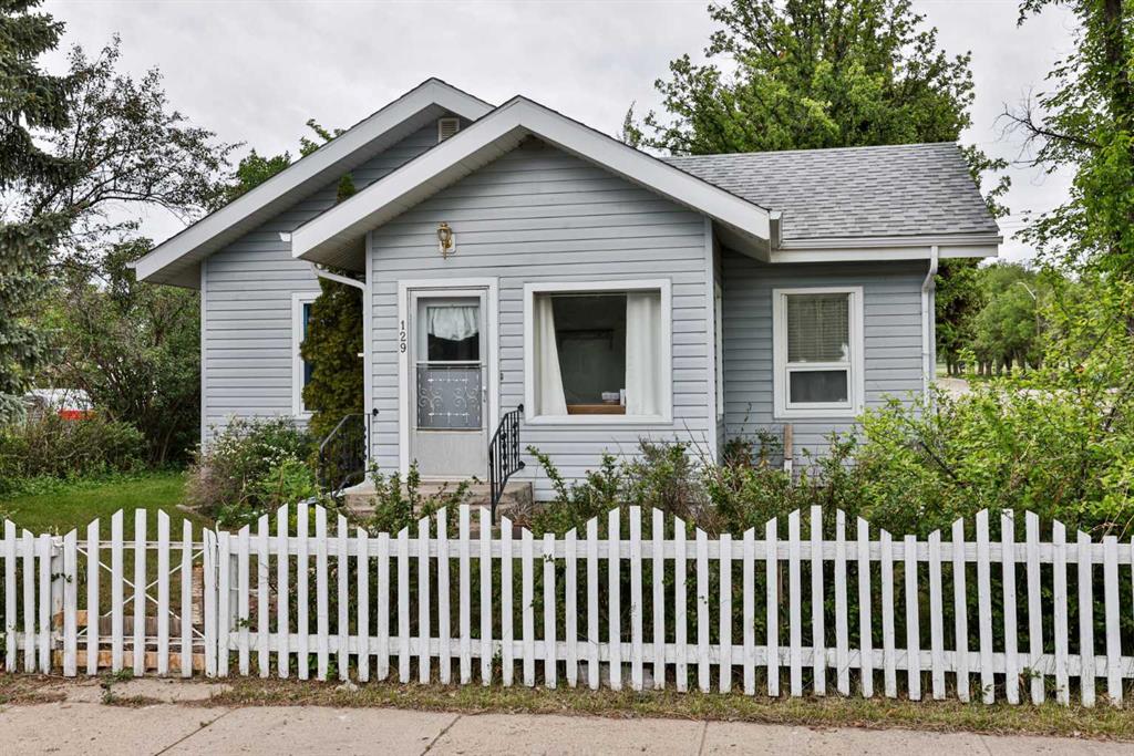 129 2 Avenue NE, A2320638, Alberta,