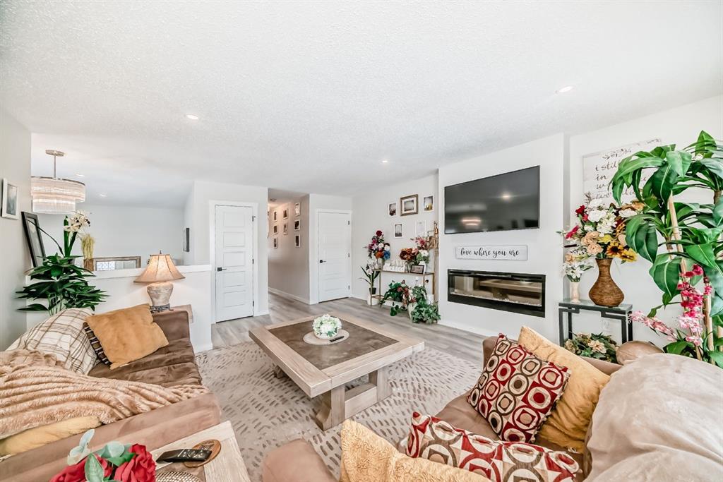 Second View of 158 Chinook Gate Boulevard SW, Chinook Gate, Airdrie, Alberta, t4b 4v3