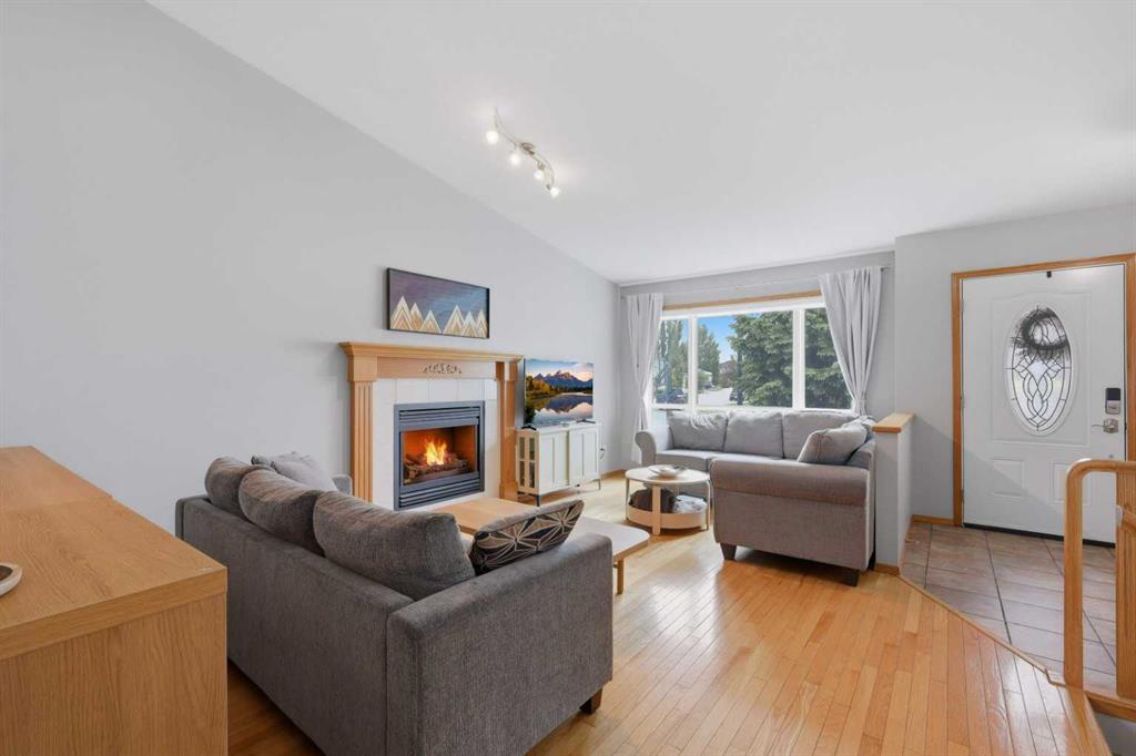 Fifth View of 126 Logan Close , Lancaster Meadows, Red Deer, Alberta, T4R 2n9