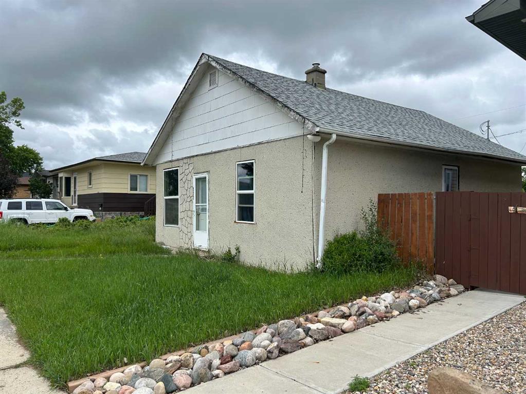 Fourth View of 822 2 Street SE, NONE, Redcliff, Alberta, T0J 2P0