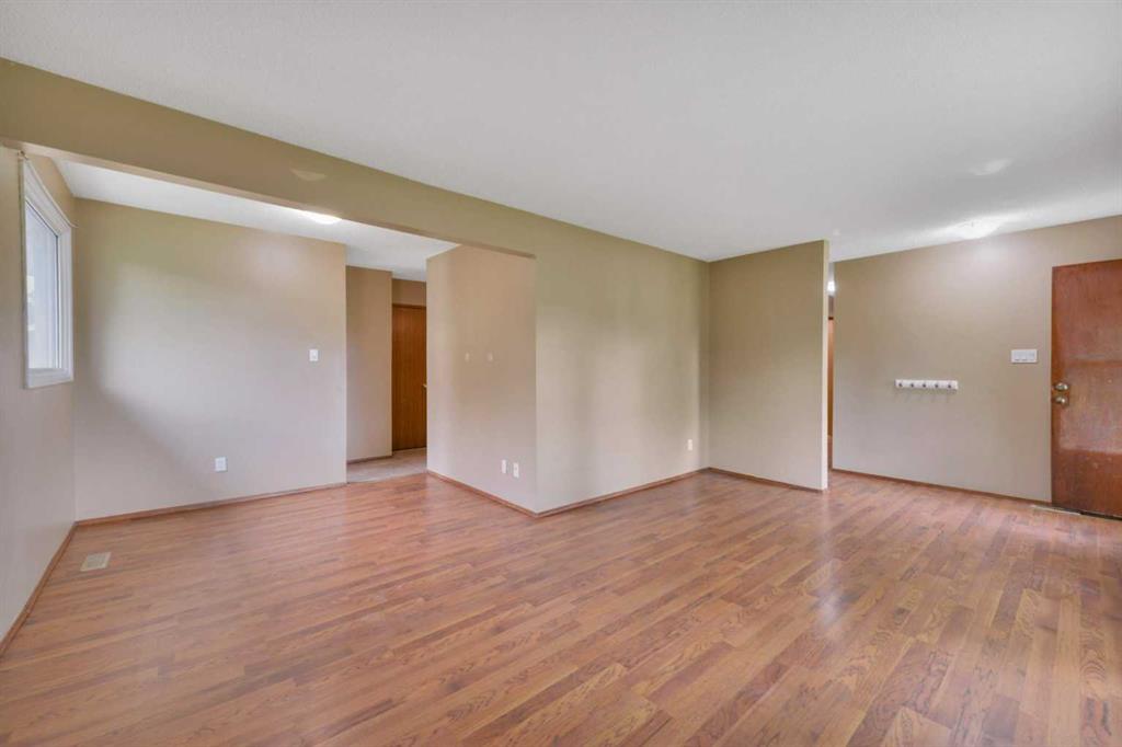 Fifth View of 3405 55 Avenue , West Park, Red Deer, Alberta, T4N 5L4