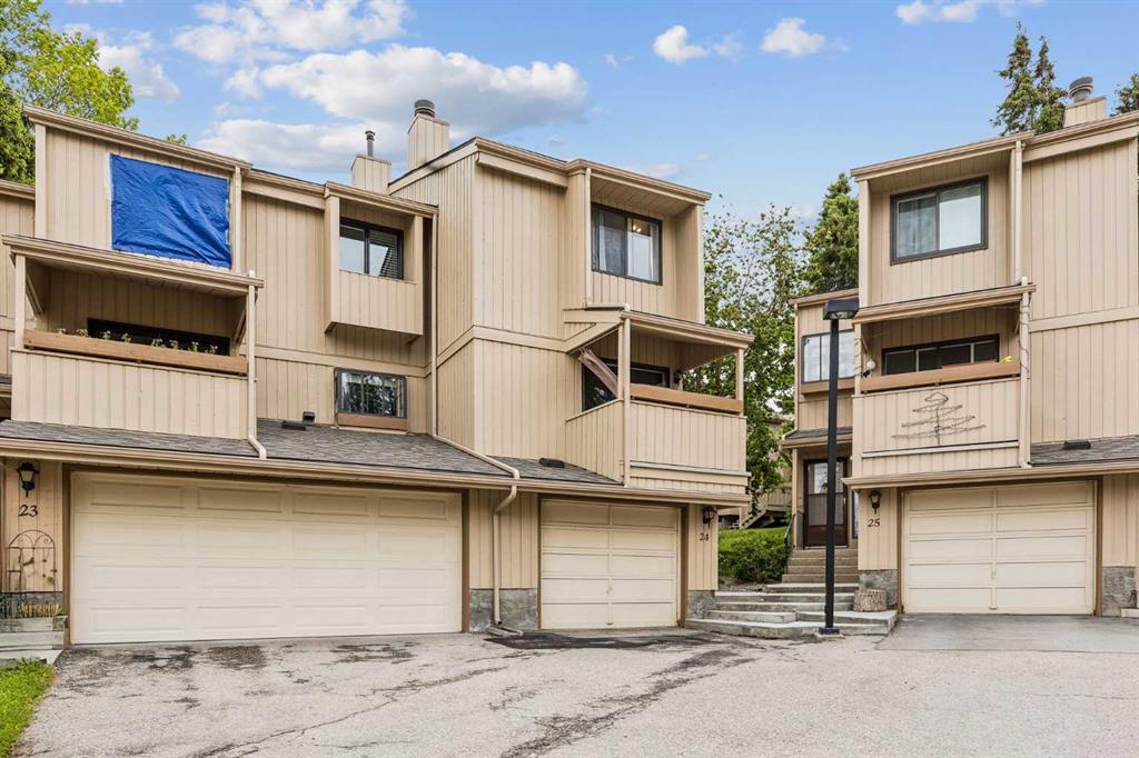 Third View of 24, 235 Berwick Drive NW, Beddington Heights, Calgary, Alberta, T2P 3C1