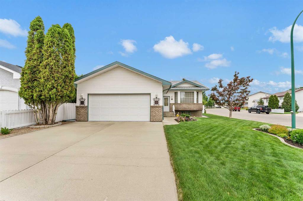 Second View of 2 Hunter Court NE, Northeast Crescent Heights, Medicine Hat, Alberta, T1C1W5