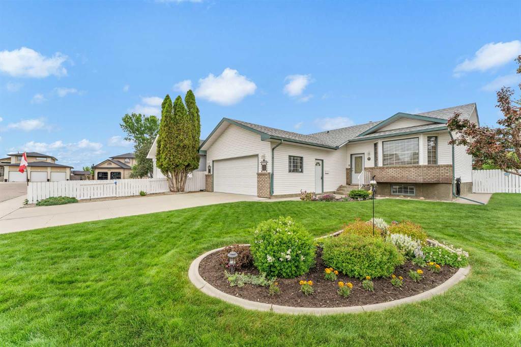 Third View of 2 Hunter Court NE, Northeast Crescent Heights, Medicine Hat, Alberta, T1C1W5
