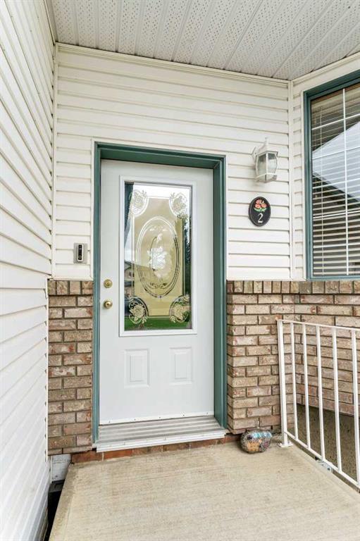 Fourth View of 2 Hunter Court NE, Northeast Crescent Heights, Medicine Hat, Alberta, T1C1W5