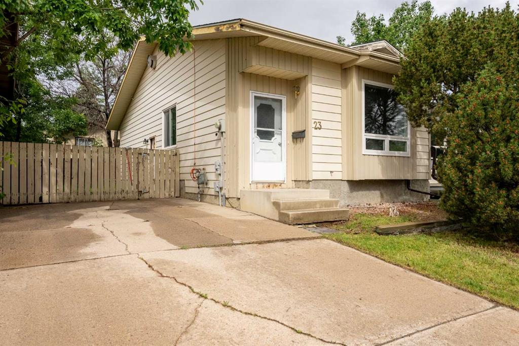 Second View of 23 Dakota Road W, Indian Battle Heights, Lethbridge, Alberta, T1K5L4