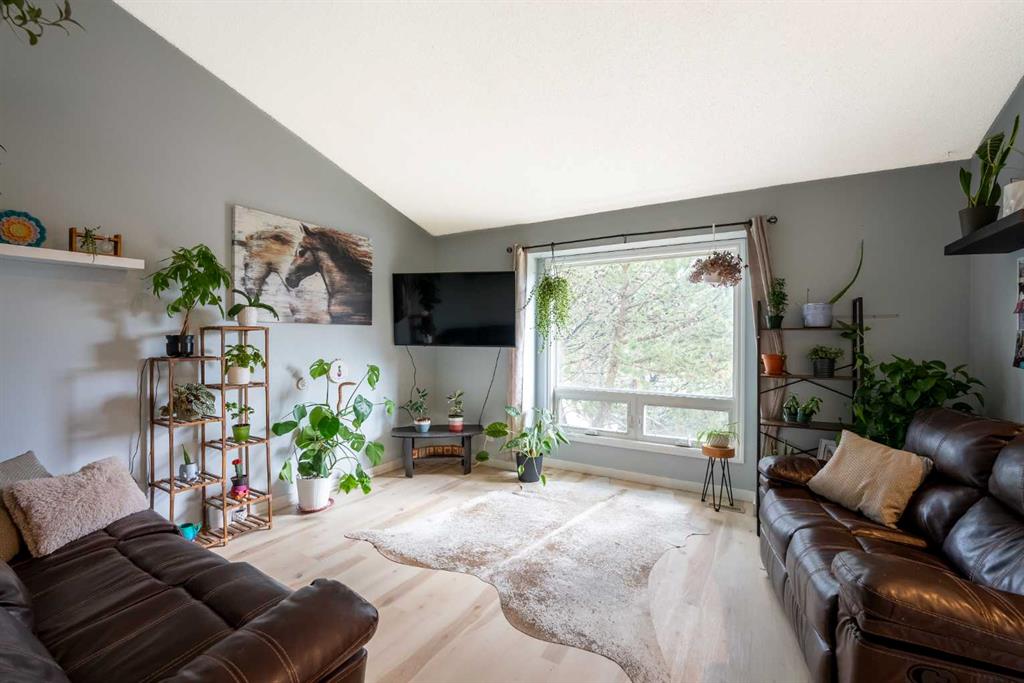 Third View of 23 Dakota Road W, Indian Battle Heights, Lethbridge, Alberta, T1K5L4